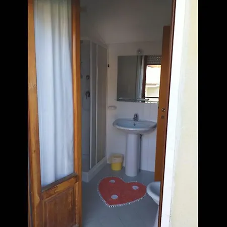 فندق مبيت وإفطار Quadruple 5 Minutes From The Sea بينيتو