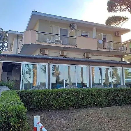 Quadruple 5 Minutes From The Sea فندق مبيت وإفطار 3*