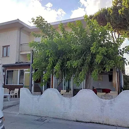 فندق مبيت وإفطار Quadruple 5 Minutes From The Sea بينيتو