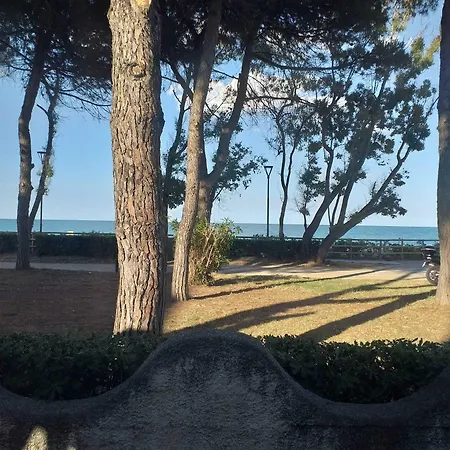 Quadruple 5 Minutes From The Sea Отель типа 