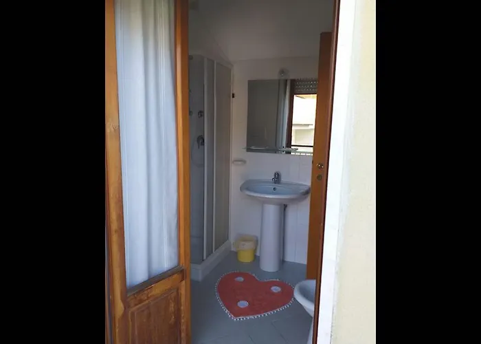 Panzió Quadruple 5 Minutes From The Sea Pineto